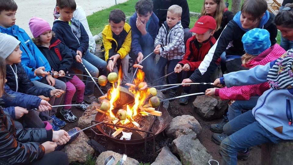 Evening-program with campfire in Tree-Hotel
