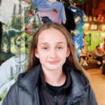 Bild von Kind welches den Styrassic Park bewertet