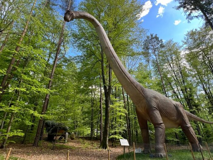 Bild von lebensgroßen Argentinosaurus im Styrassic Park