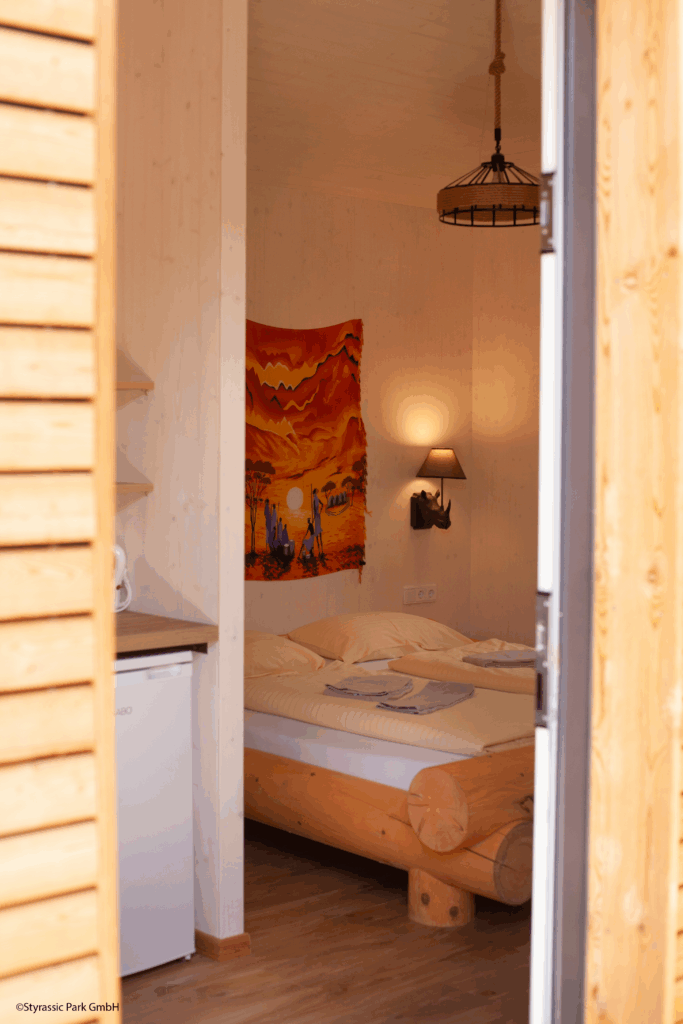 Bild von Schlafzimmer im Baumhotel Styrassic Park