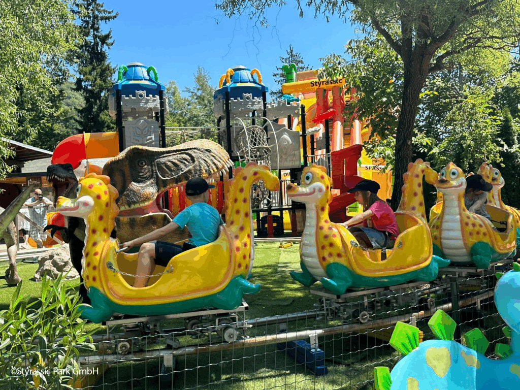 Bild vom Dinozug im Styrassic Park