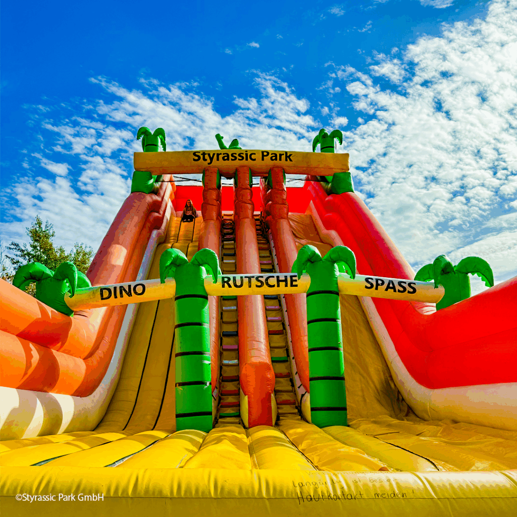 Bildvon Riesen Hupfburg im Styrassic Park